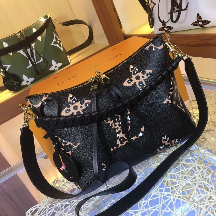 LV bag M55090 Beaubourg Hobo Monogram 2019 Louis Vuitton LV 25-21-15 — 1:1 Replica For Sale — photo 6