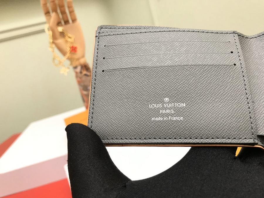 Short wallet M63297 Monogram Titanium Louis Vuitton2018-19 Men's Multiple 11 5x9 0x1 5cm 140 — Premium Replica — photo 7