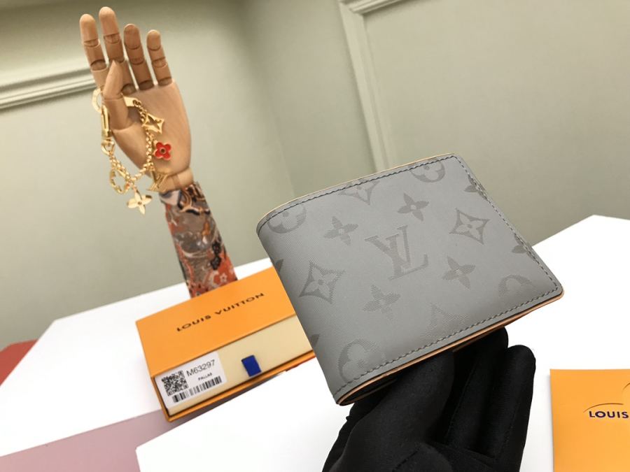 Short wallet M63297 Monogram Titanium Louis Vuitton2018-19 Men's Multiple 11 5x9 0x1 5cm 140 — Premium Replica — photo 2
