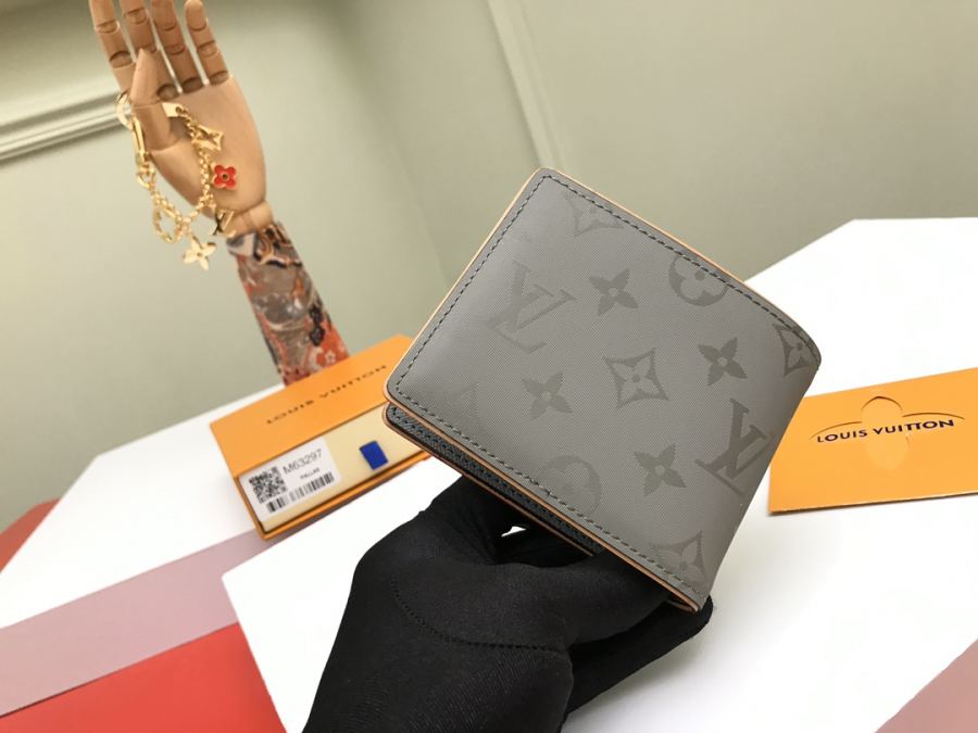 Short wallet M63297 Monogram Titanium Louis Vuitton2018-19 Men's Multiple 11 5x9 0x1 5cm 140 — Premium Replica — photo 8