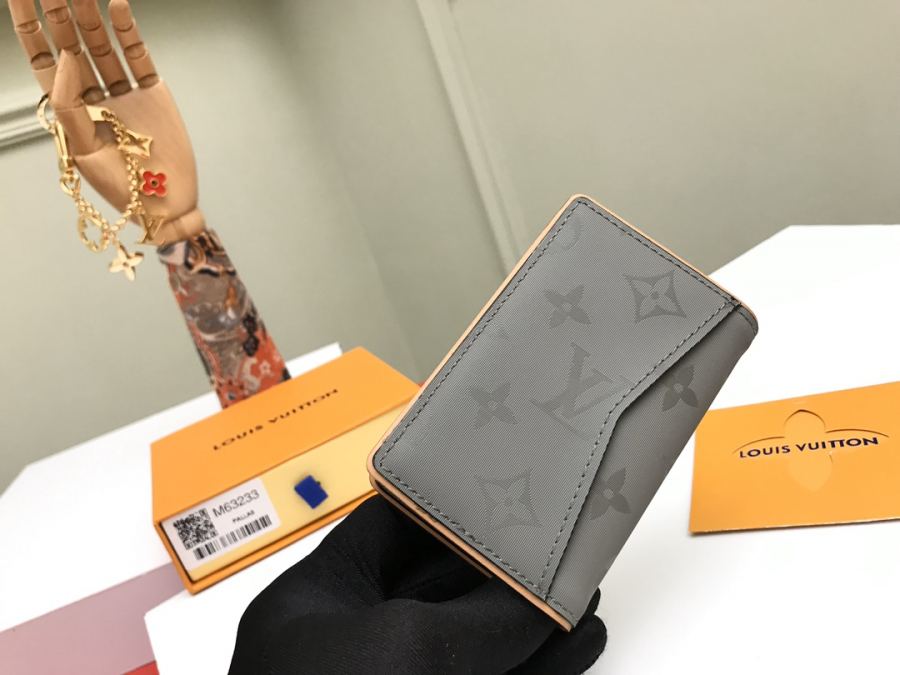 Short wallet M63233 Monogram Titanium Louis Vuitton2018-19 Men's 11 0x8 0x1 0cm 130 — Premium Replica — photo 7
