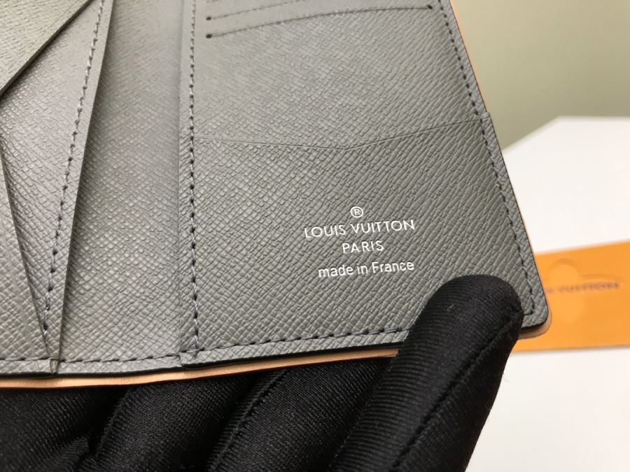 Short wallet M63233 Monogram Titanium Louis Vuitton2018-19 Men's 11 0x8 0x1 0cm 130 — Premium Replica — photo 6