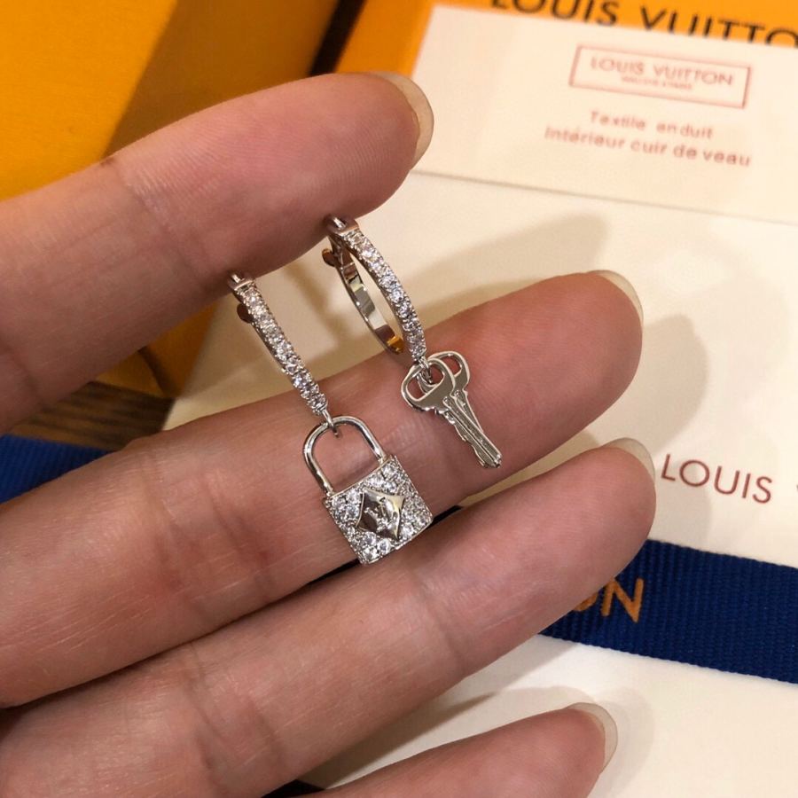 Louis Vuitton Jewelry Lv necklace lock key earrings necklace — 1:1 Replica — photo 6
