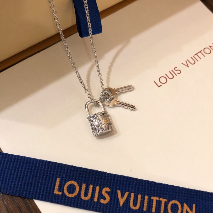 Louis Vuitton Jewelry Lv necklace lock key earrings necklace — 1:1 Replica — photo 5
