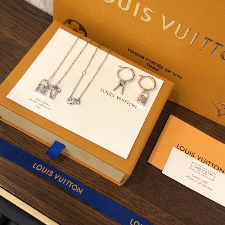 Louis Vuitton Jewelry Lv necklace lock key earrings necklace — 1:1 Replica — photo 7