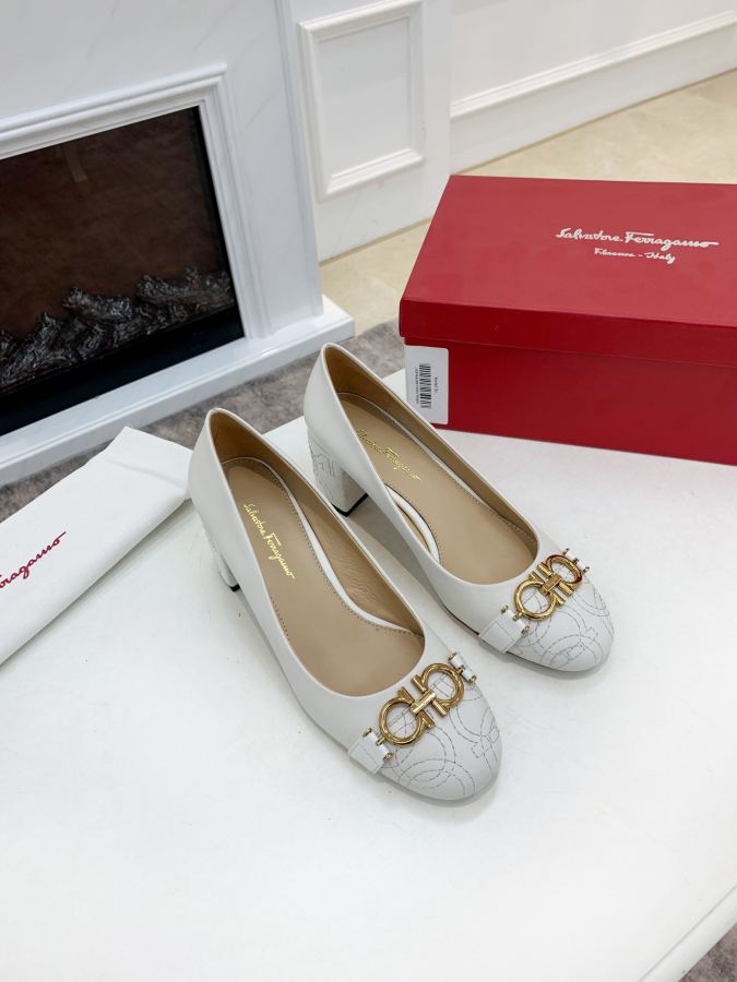 Ferragamo women's shoes Salvatore Ferragamo / 5.5 35-39(40 280 — Premium Replica