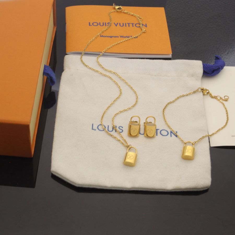 Louis Vuitton Jewelry lv necklace bracelet earrings lock set is coming — Premium Replica