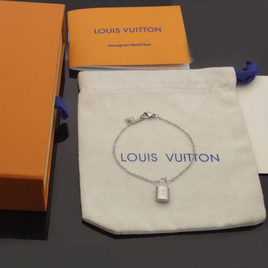 Louis Vuitton Jewelry lv necklace bracelet earrings lock set is coming — Premium Replica — photo 5