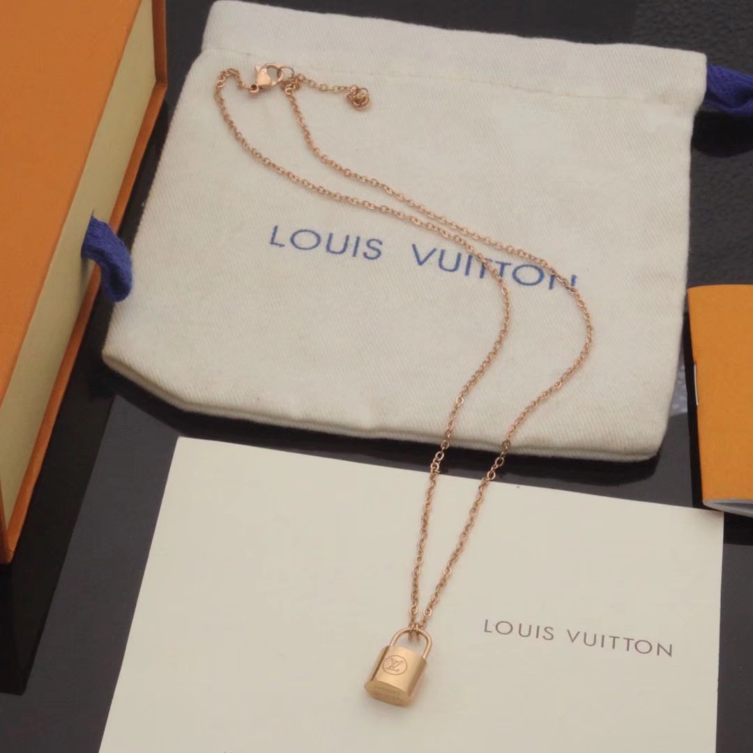Louis Vuitton Jewelry lv necklace bracelet earrings lock set is coming — Premium Replica — photo 9