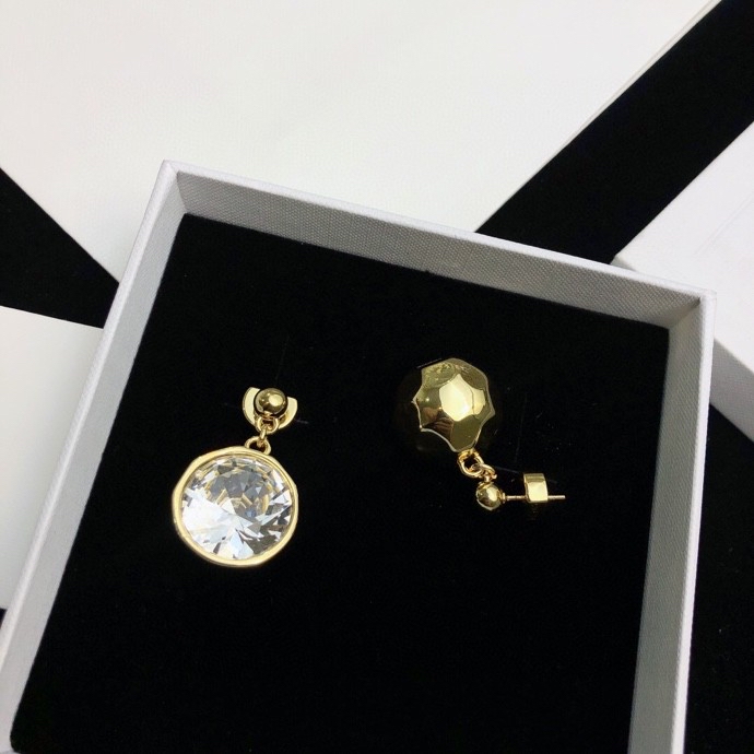 Loewe Jewelry LOEWE LOEW E Anagram LOGO 18k 04038090 — Premium Replica — photo 4