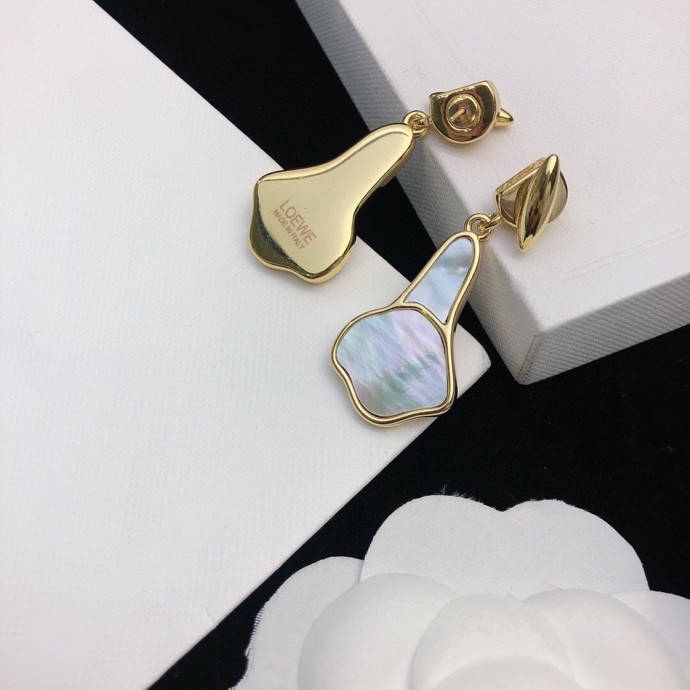 Loewe Jewelry LOEWE LOEW E Anagram LOGO 18k 04038090 — AAA Quality Replica — photo 8
