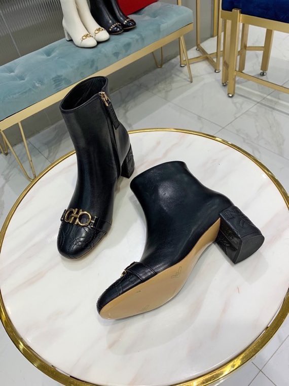 Ferragamo women's shoes alvatore ferragamo Gancini — AAA Quality Replica — photo 6
