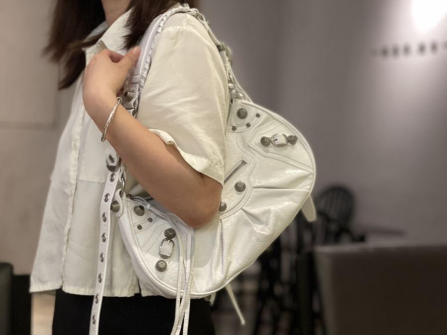 Balenciaga bag Balenciaga’s popular models, upper body renderings, models recommended by major — 1:1 Replica — photo 4