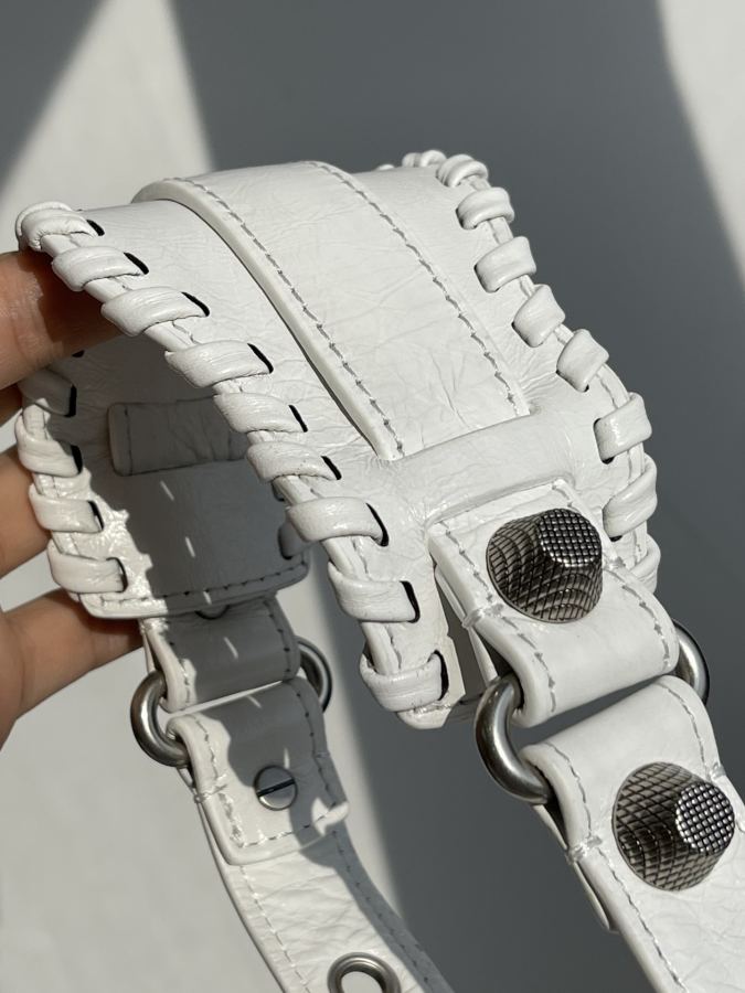 Balenciaga bag Let’s take a look at the original stainless steel electroplated distressed hardware, — AAA Quality Replica — photo 6