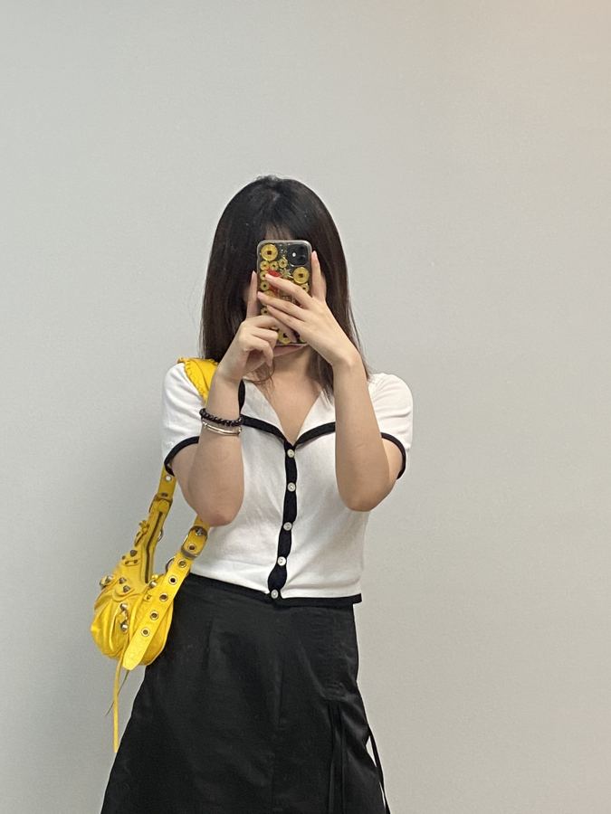 Balenciaga bag Actual upper body renderings of small size, pink — Premium Replica — photo 6