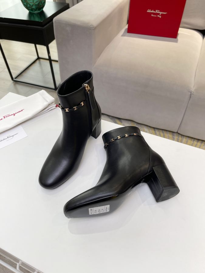 Ferragamo women's shoes Salvatore Ferragamo VARA — 1:1 Replica — photo 5