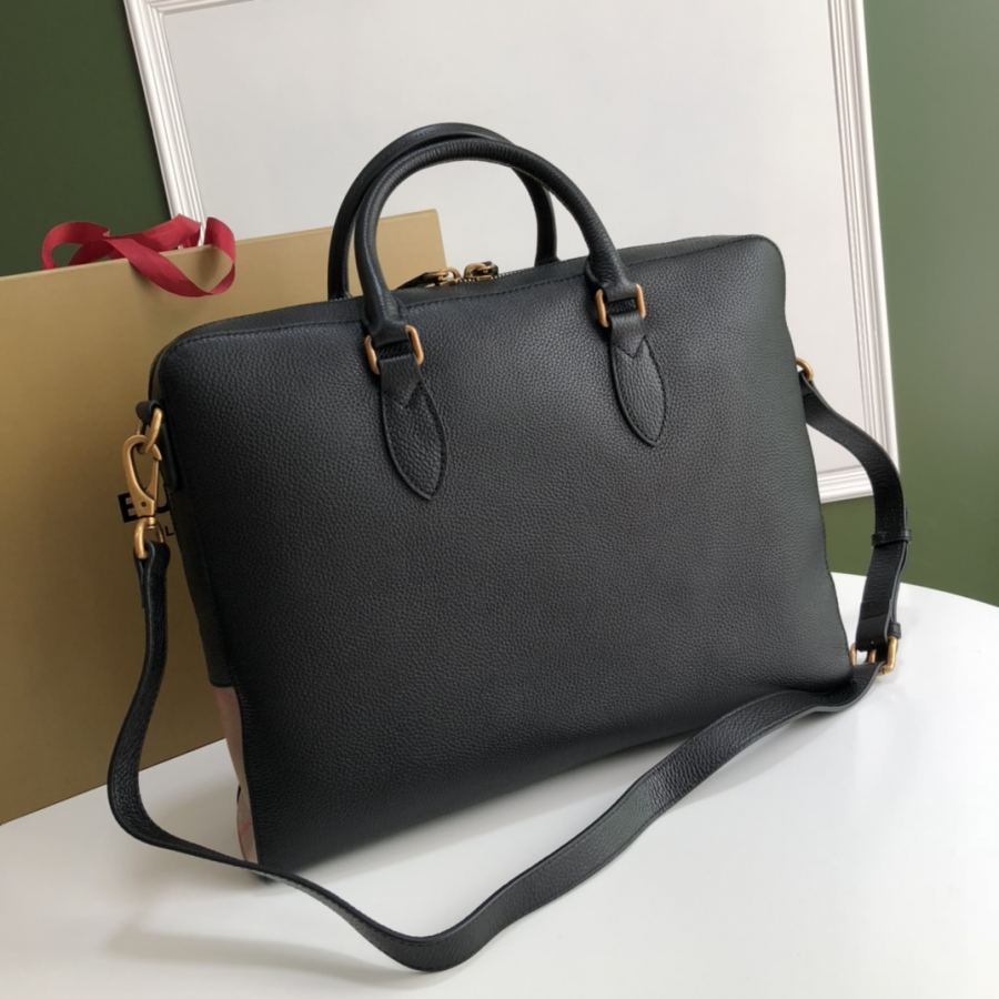 Briefcase B's original and elegant briefcase is made of grained leather. Paired with antique bronze — Premium Replica — photo 2
