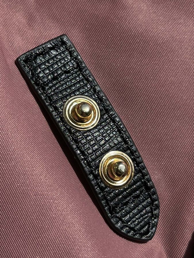 Burberry bag Let’s take a look at the hardware. We provide original golden thick electroplated — Premium Replica — photo 8