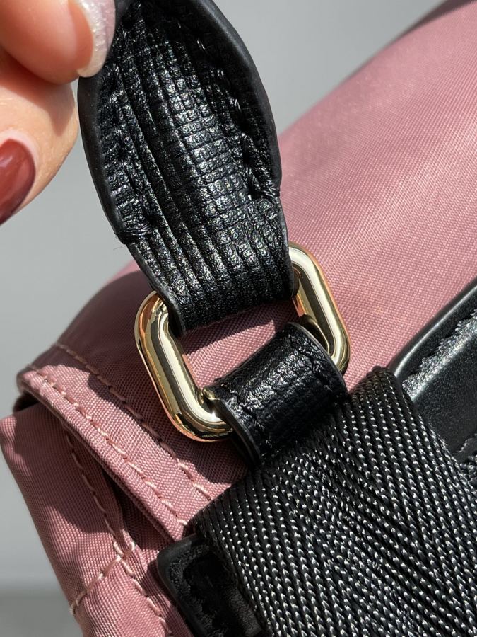 Burberry bag Let’s take a look at the hardware. We provide original golden thick electroplated — Premium Replica — photo 5