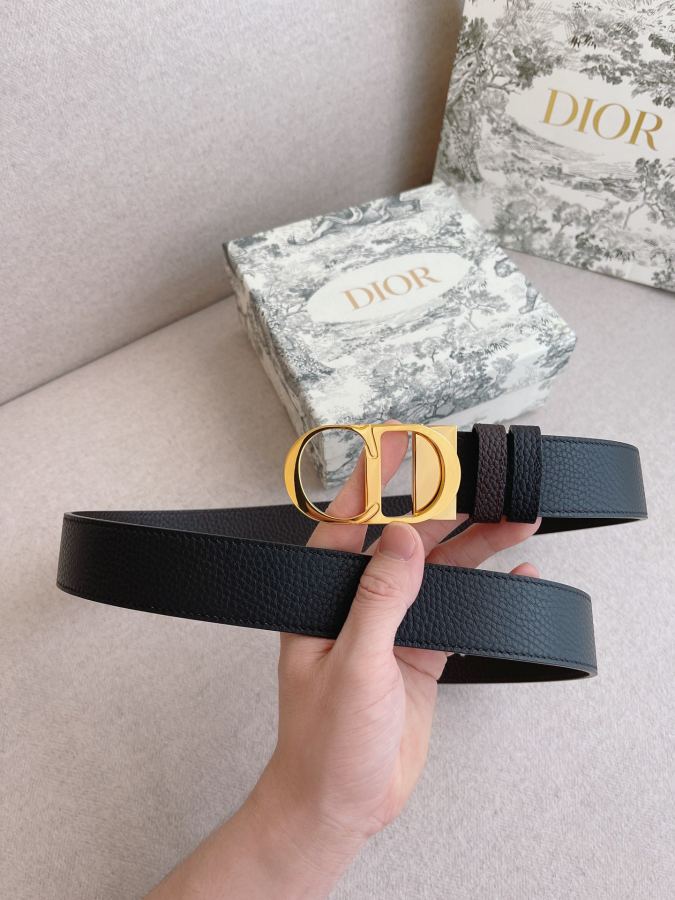 Dior belt men's casual belt series. The simple metal "CD" logo expresses fashionable style; it is — AAA Quality Replica — photo 2