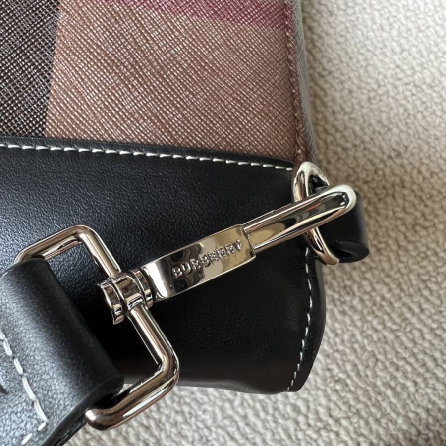 purse The latest plaid eco-friendly cross-body bag! Reduces the weight of a large backpack and visually — Premium Replica — photo 5