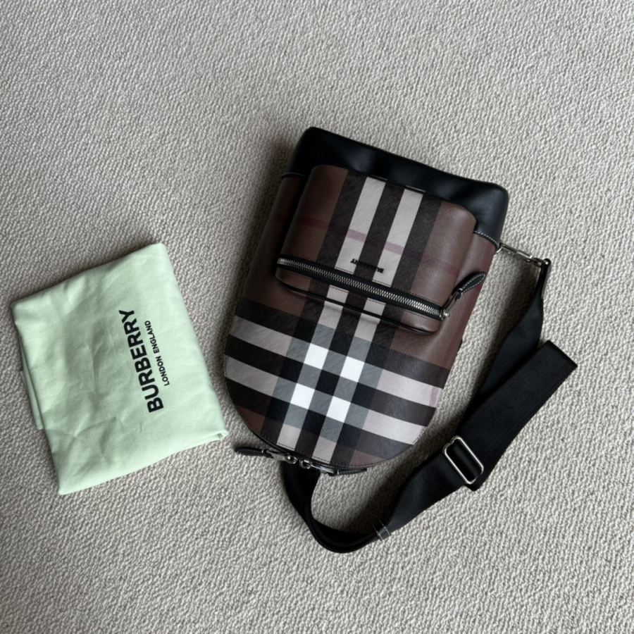 purse The latest plaid eco-friendly cross-body bag! Reduces the weight of a large backpack and visually — Premium Replica — photo 9