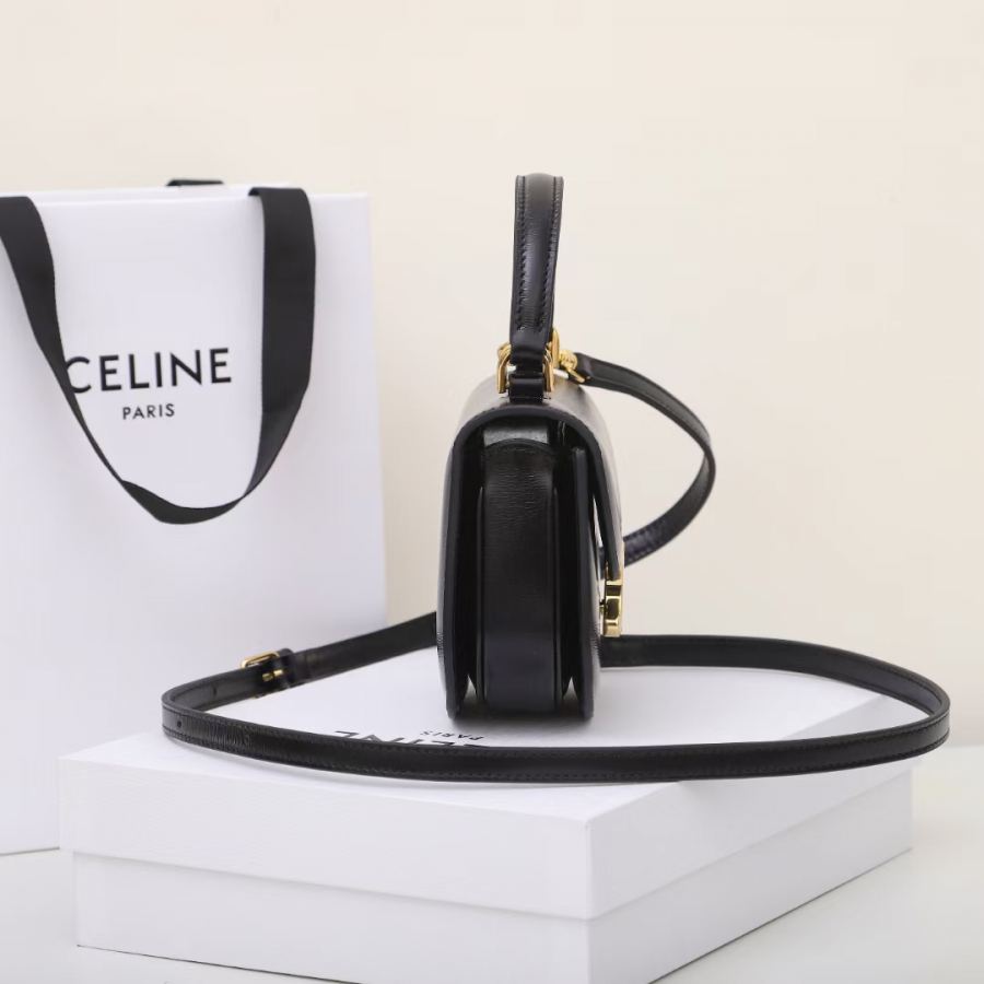 Celine bag New 10 L063 15.5x11.5x5cm New Besace Triomphe — 1:1 Replica — photo 3