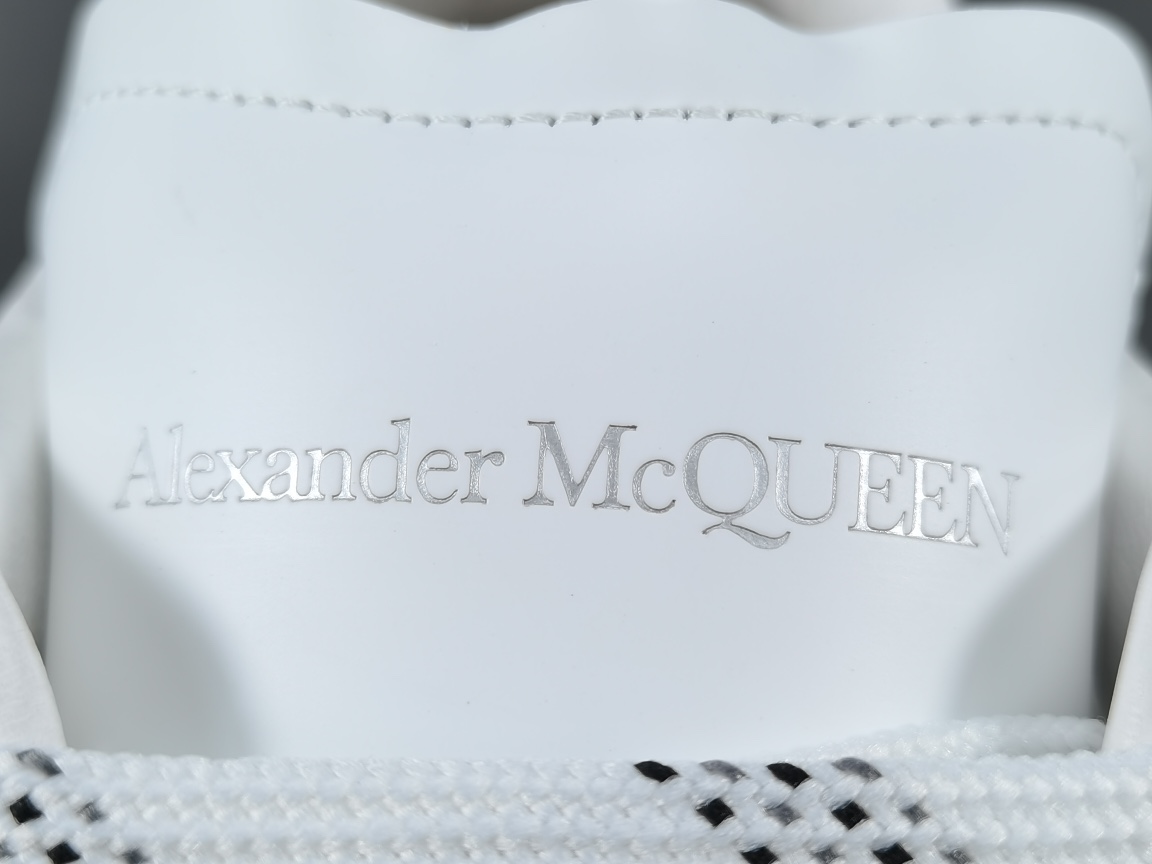 Scarpe Alexander Mc Queen P Channel Advantage disponibili all'ingrosso — photo 6