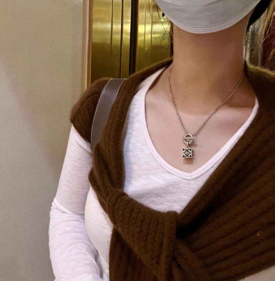 Loewe Jewelry New L0 EWE Anagram LOEWE ZP replica — photo 2