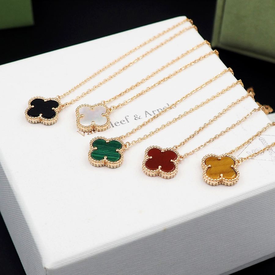 Van Cleef & Arpels Jewelry Van Cleef & Arpels Vintage Alhambra® Series 1968 Alhambra — Premium Replica — photo 7