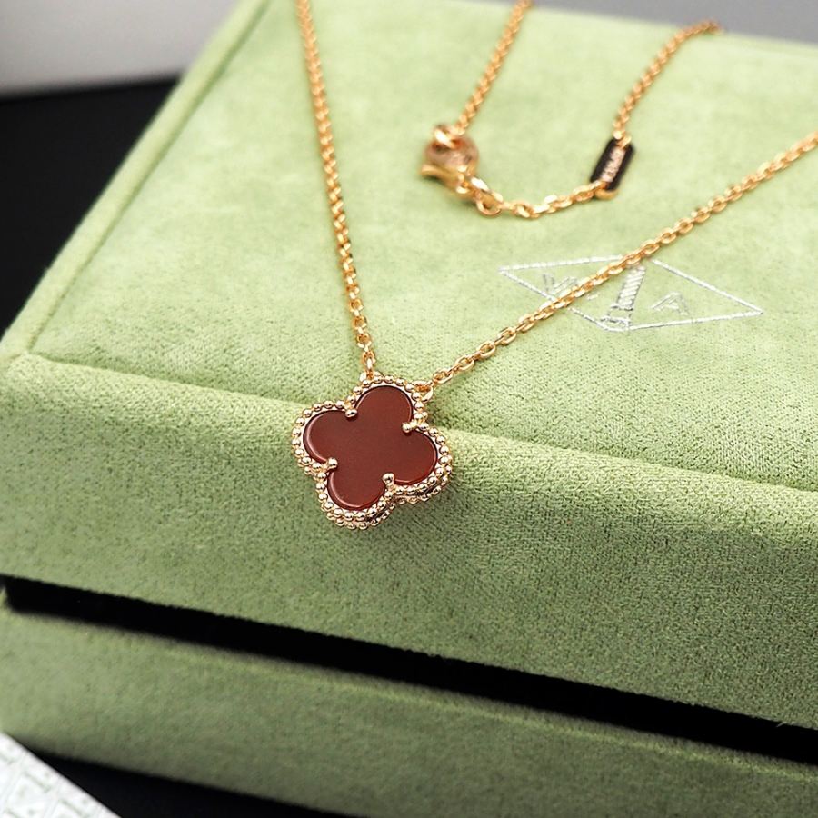 Van Cleef & Arpels Jewelry Van Cleef & Arpels Vintage Alhambra® Series 1968 Alhambra — Premium Replica — photo 4