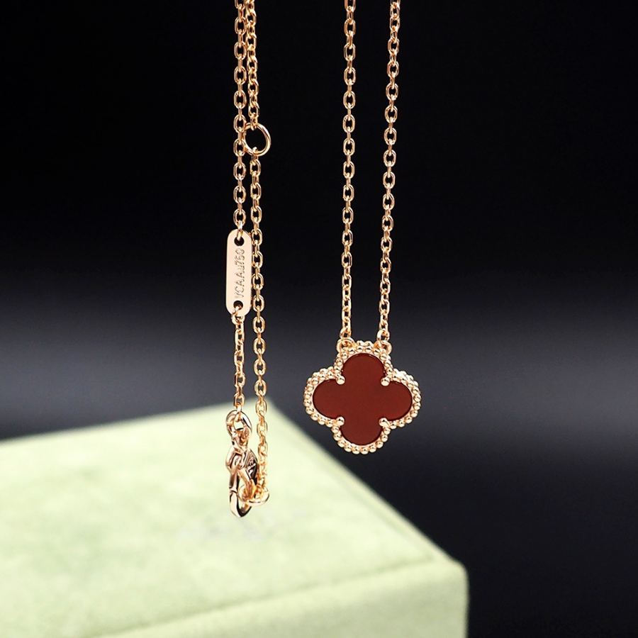 Van Cleef & Arpels Jewelry Van Cleef & Arpels Vintage Alhambra® Series 1968 Alhambra — Premium Replica — photo 3