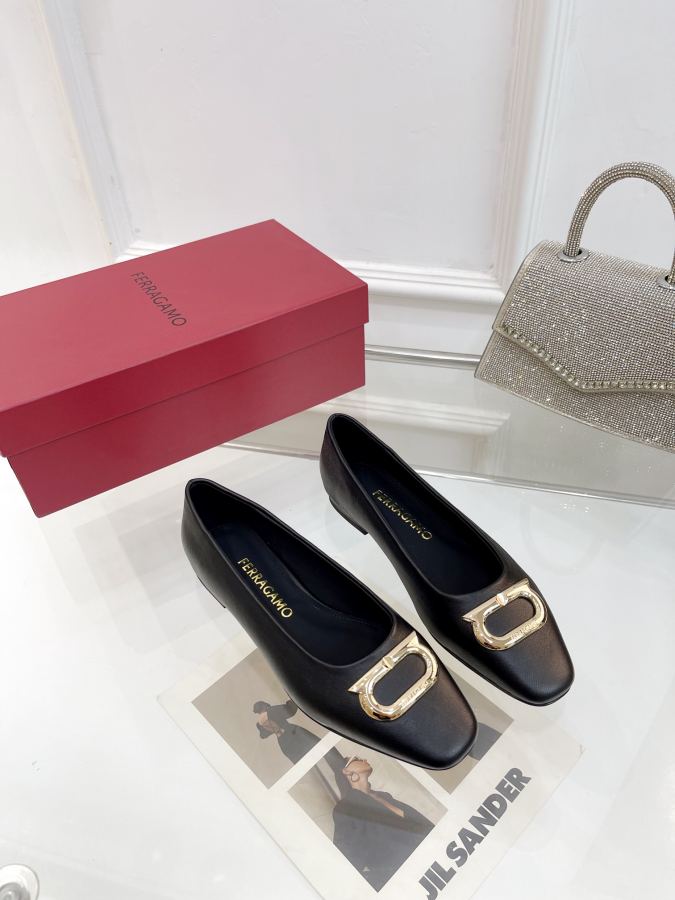Ferragamo women's shoes ( FERRAGAMO — 1:1 Replica — photo 2