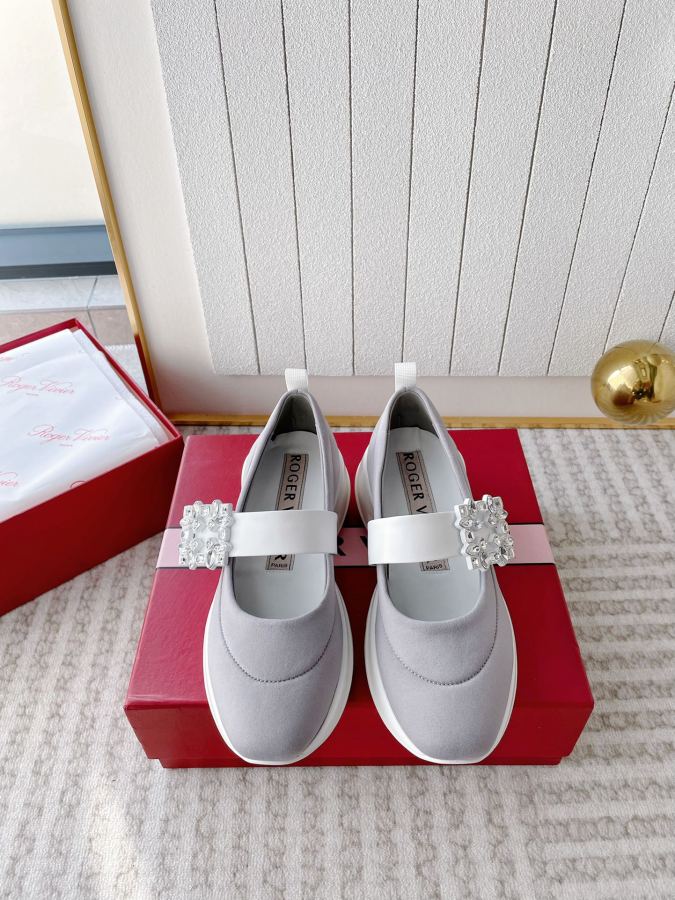 RV women's shoes 𝐑𝐨𝐠𝐞𝐫 𝐕𝐢𝐯𝐢* 2024 New RV Viv' Run replica