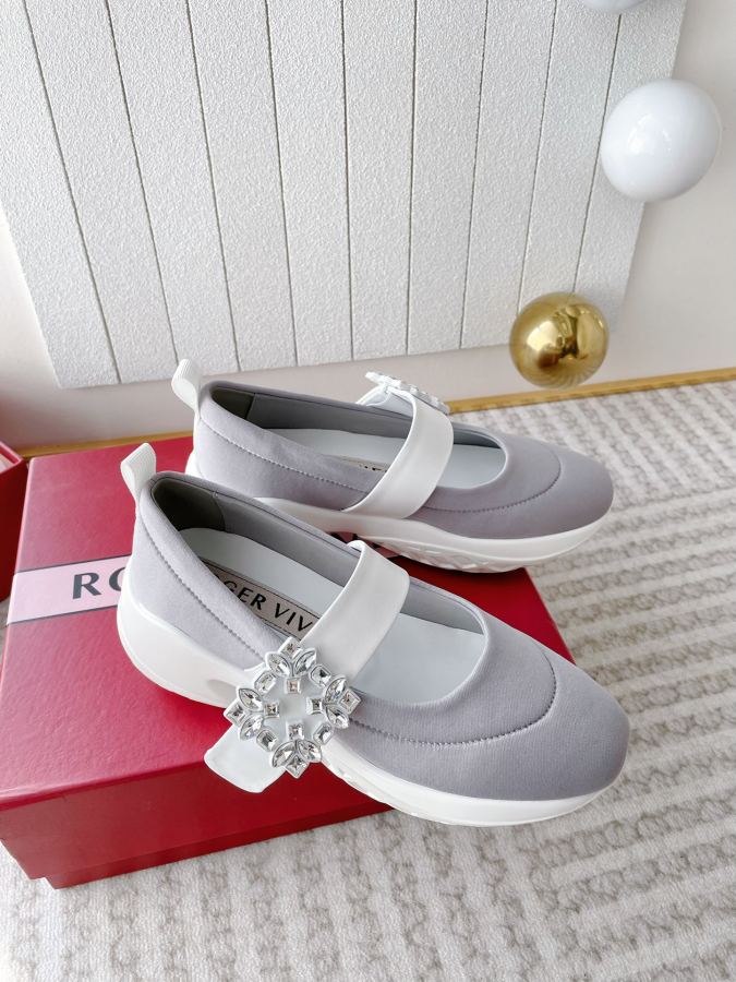 RV women's shoes 𝐑𝐨𝐠𝐞𝐫 𝐕𝐢𝐯𝐢* 2024 New RV Viv' Run replica — photo 2