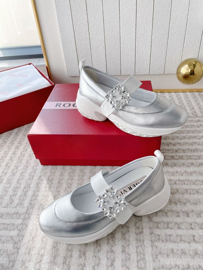 RV women's shoes 𝐑𝐨𝐠𝐞𝐫 𝐕𝐢𝐯𝐢* 2024 RV Viv' Run Series replica — photo 5