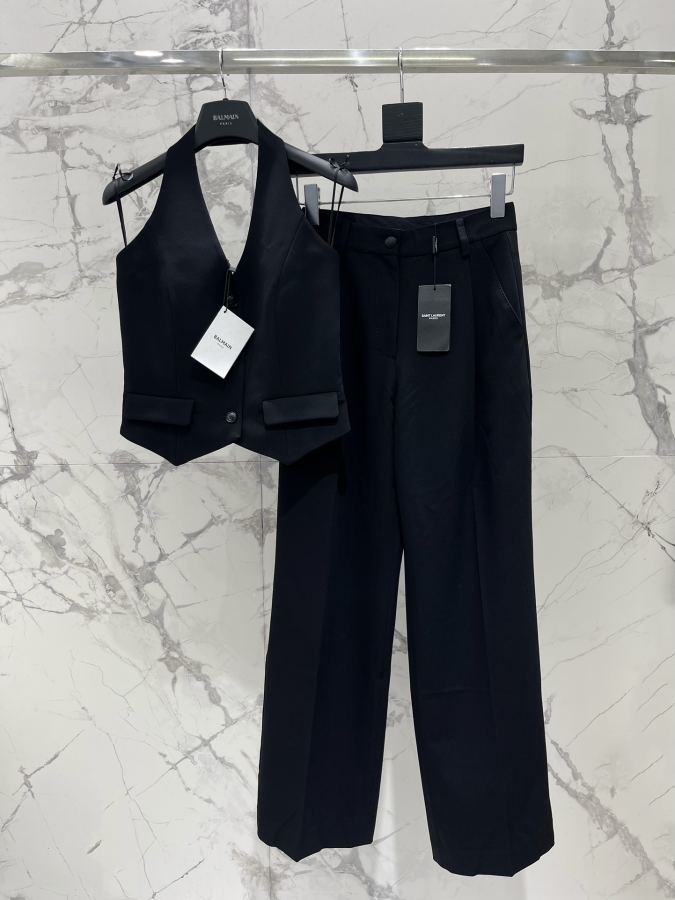 BALMAIN Women 𝗕𝗔𝗟𝗠𝗔𝗜* Balmain halter neck backless vest — 1:1 Replica For Sale — photo 9