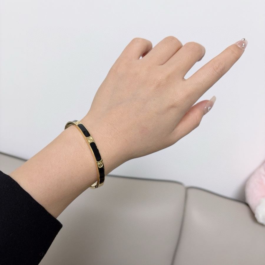 Cartier Jewelry Cartier 18k logo 360 — Premium Replica — photo 2