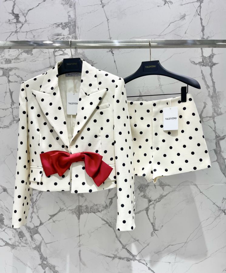 Valentino Women 𝗩𝗔𝗟𝗘𝗡𝗧𝗜𝗡* Warren New polka dot print jacket — AAA Quality Replica — photo 9