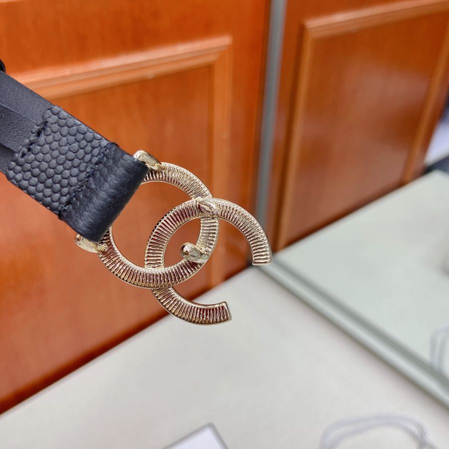 CHANEL belt Brass, pearls, rhinestones, and caviar pattern calfskin belts are exquisite and elegant, — Premium Replica — photo 3