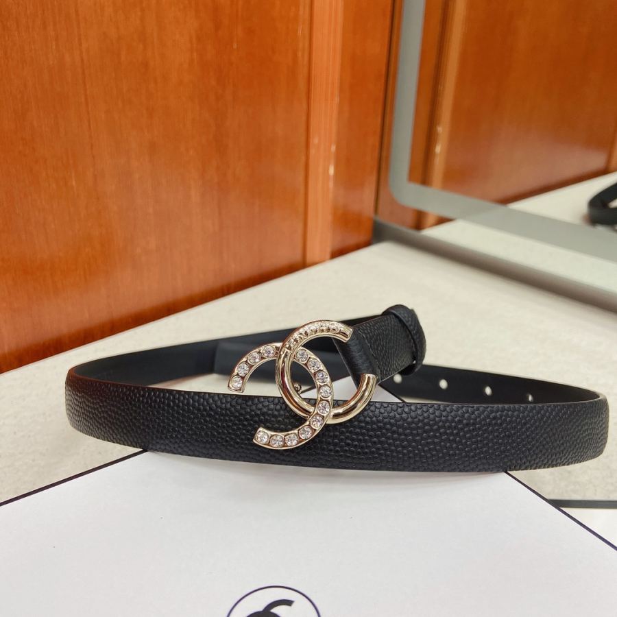 CHANEL belt Brass, pearls, rhinestones, and caviar pattern calfskin belts are exquisite and elegant, — Premium Replica — photo 4