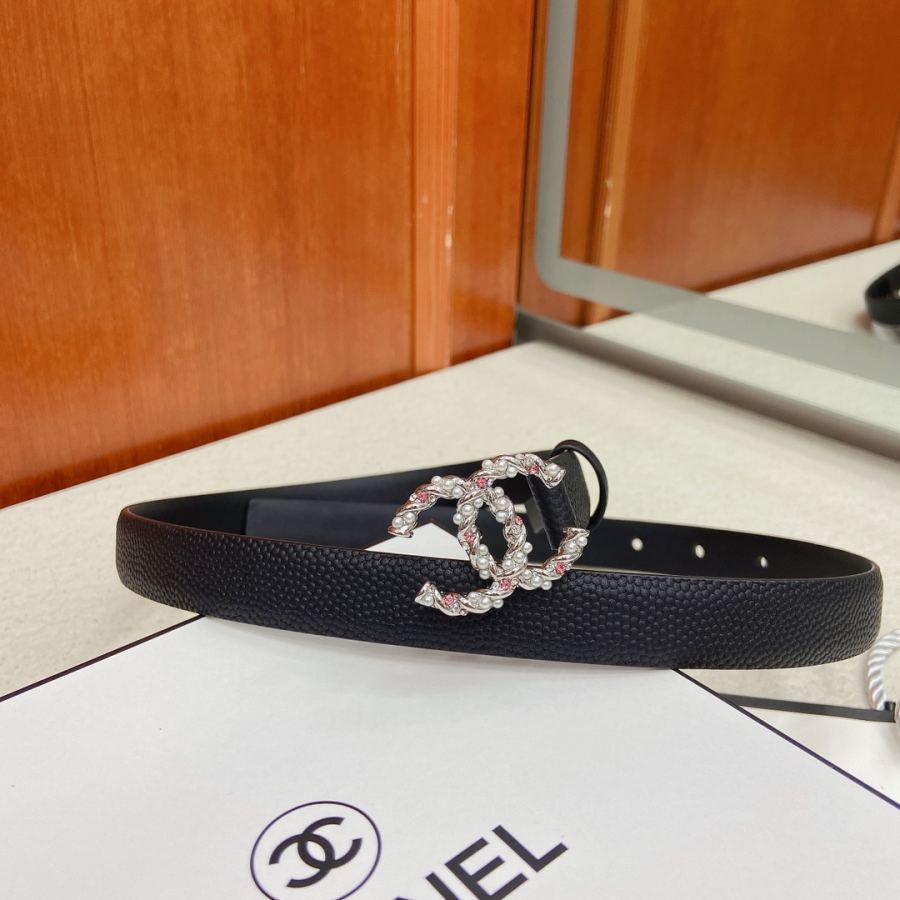 CHANEL belt Brass, pearls, rhinestones, and caviar pattern calfskin belts are exquisite and elegant, — Premium Replica — photo 4