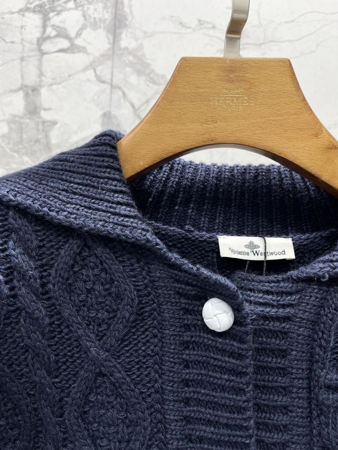 Vivienne Westwood Women 𝐕𝐢𝐯𝐢𝐞𝐧𝐧* Queen Mother Saturn embroidered hemp pattern — 1:1 Replica For Sale — photo 3