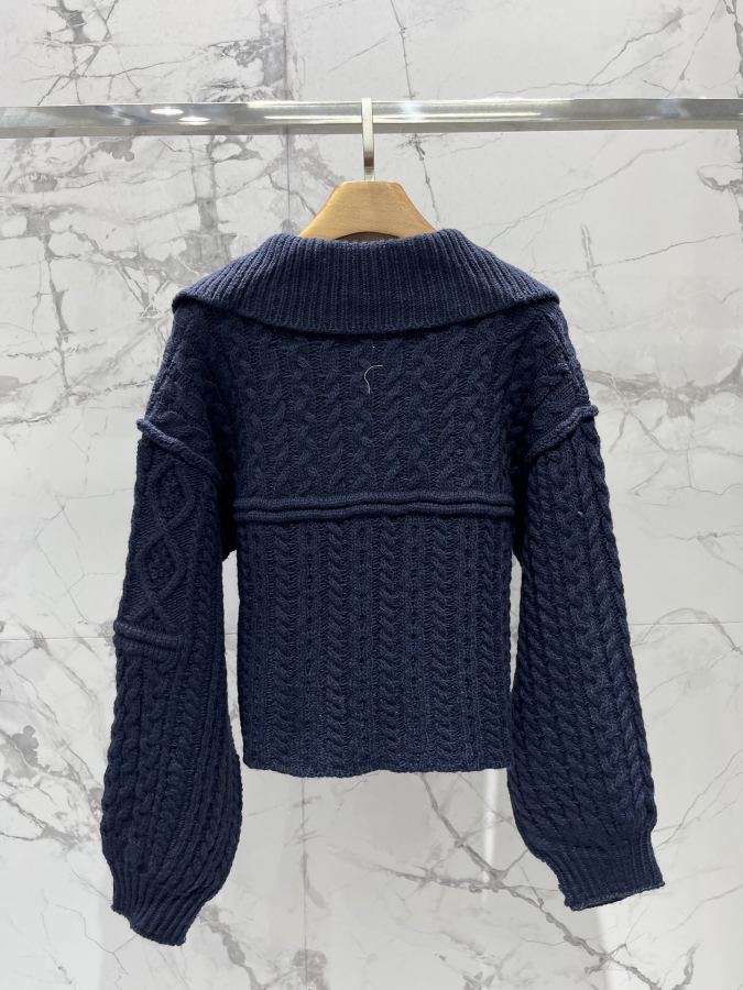 Vivienne Westwood Women 𝐕𝐢𝐯𝐢𝐞𝐧𝐧* Queen Mother Saturn embroidered hemp pattern — 1:1 Replica For Sale — photo 9