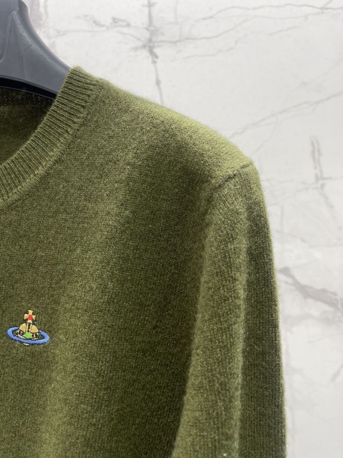 Vivienne Westwood Women 𝐕𝐢𝐯𝐢𝐞𝐧𝐧* Queen Mother Saturn embroidered round neck — Premium Replica — photo 4