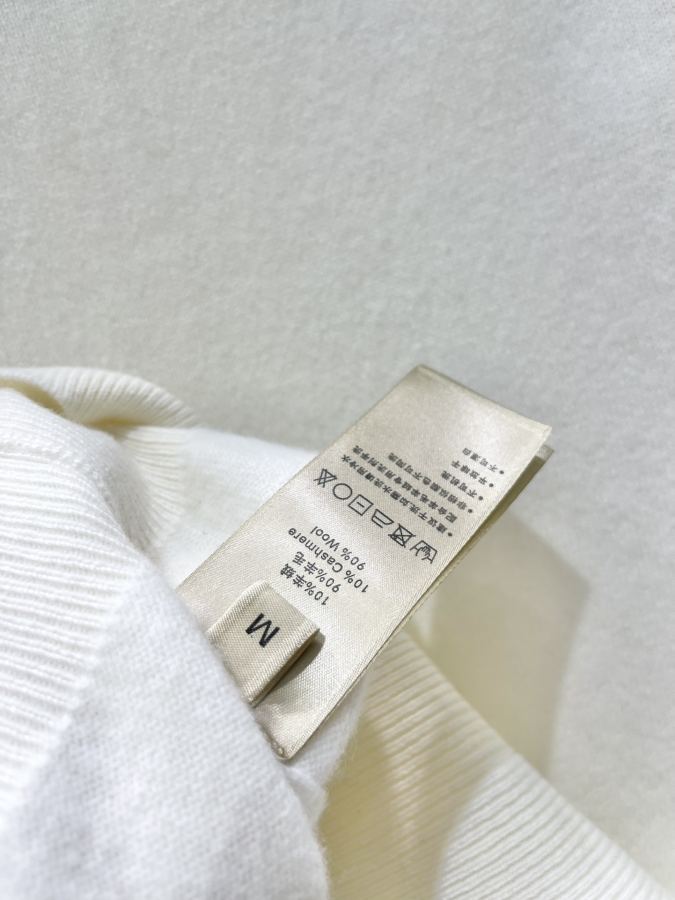 Vivienne Westwood Women 𝐕𝐢𝐯𝐢𝐞𝐧𝐧* Queen Mother Saturn embroidered round neck — 1:1 Replica — photo 8