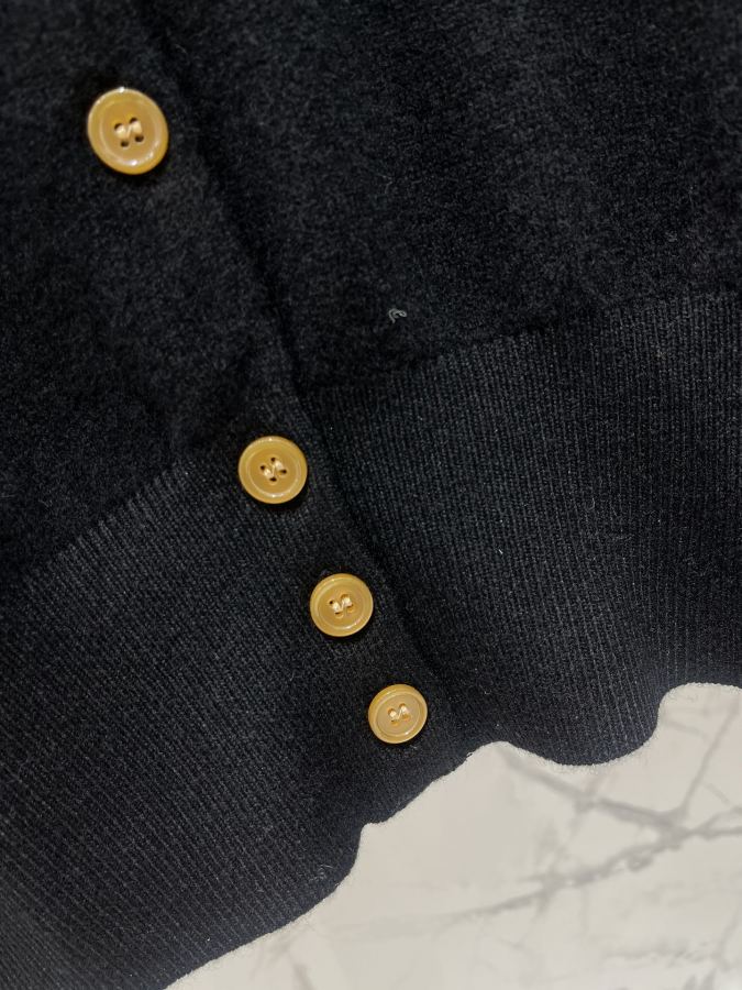 Vivienne Westwood Women 𝐕𝐢𝐯𝐢𝐞𝐧𝐧* Queen Mother Saturn embroidered round neck — Premium Replica — photo 5