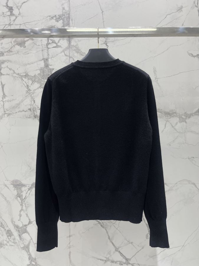 Vivienne Westwood Women 𝐕𝐢𝐯𝐢𝐞𝐧𝐧* Queen Mother Saturn embroidered round neck — Premium Replica — photo 9