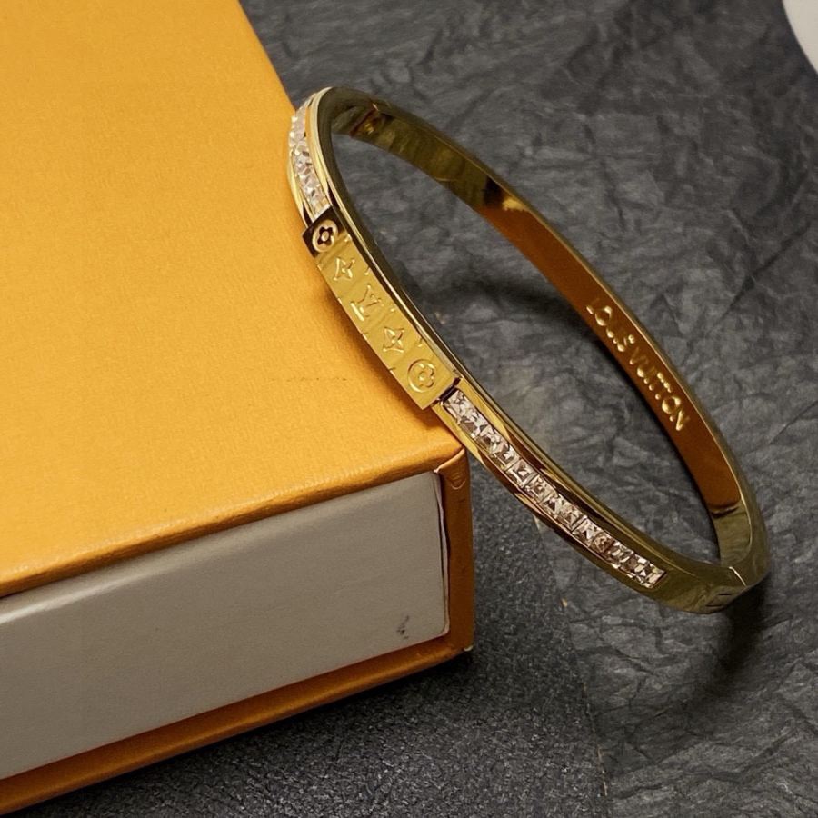 Louis Vuitton Jewelry New Arrival LV Louis Vuitton MM — 1:1 Replica For Sale — photo 8