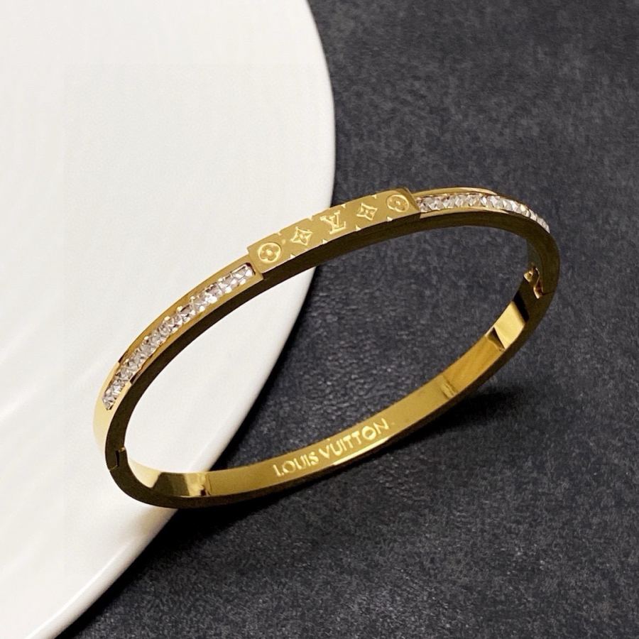 Louis Vuitton Jewelry New Arrival LV Louis Vuitton MM — 1:1 Replica For Sale — photo 6